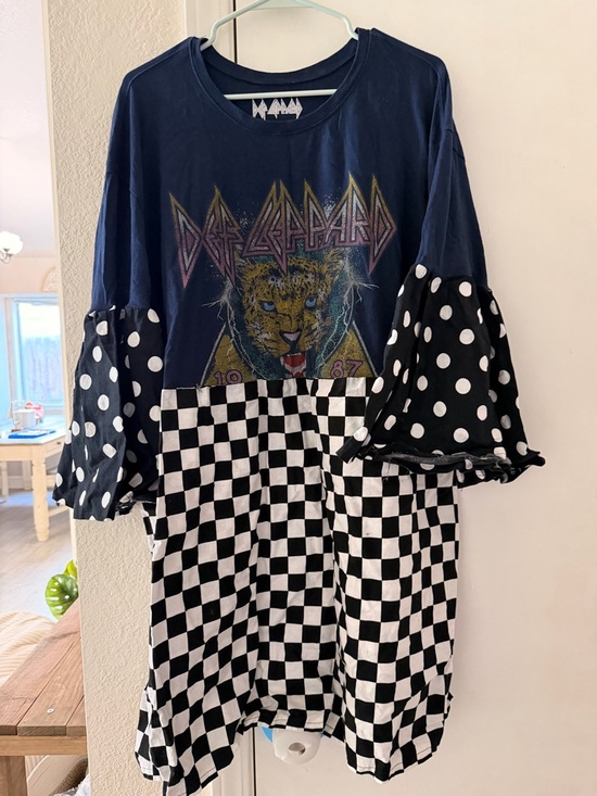 Dresses & Skirts - Def Leppard Graphic Mixed-Print Tunic — Navy, Black & White